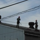 工場屋根の雨樋清掃事例 調布店